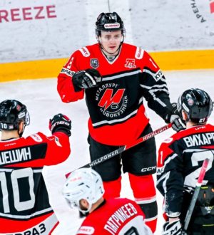 Новокузнецкий «Металлург» снова на первом месте после победы над «Омскими Крыльями»