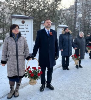 Медики на передовой и в памяти поколений: в Первой больнице Новокузнецка чествуют героев Отечества