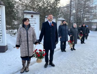 Медики на передовой и в памяти поколений: в Первой больнице Новокузнецка чествуют героев Отечества