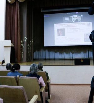 «Рождение каждого ребенка – ступенька личностного и профессионального роста»: о семейных ценностях поговорили со студентами Кузбасса