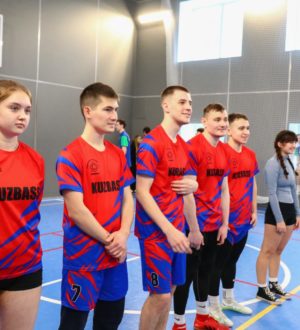 Студенческие отряды Кузбасса достигают побед на зимних трудовых проектах