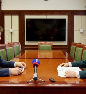 Анатолий Серышев обсудил итоги работы сибирских таможен с Александром Ястребовым