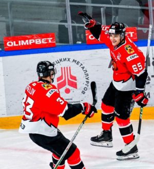 «Кузнецкие Медведи» феерично обыграли «Толпар» и вышли в 1/8 финала Кубка Харламова