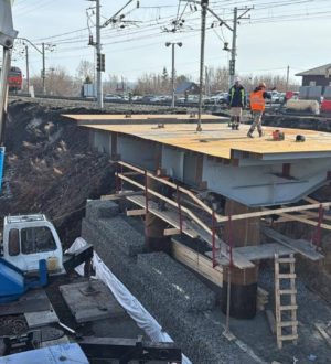 В Кемерове продолжается капремонт путепровода на улице Марата