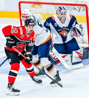 “Металлург” начал плей-офф ВХЛ с поражения