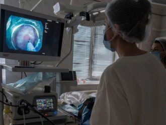 Кузбасские врачи разом удалили 15 опухолей в желудке у пациентки