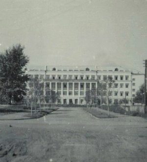 Ретроспектива: история гимназии №1 в Кемерове