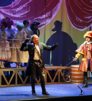 «Сирано де Бержерак»: в Театре драмы Кузбасса состоялась премьера героической комедии