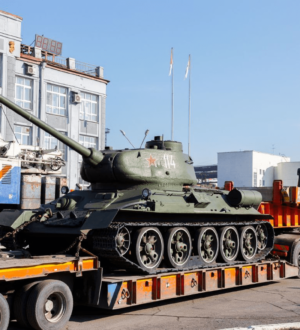 В Новокузнецке с постамента сняли танк Т-34