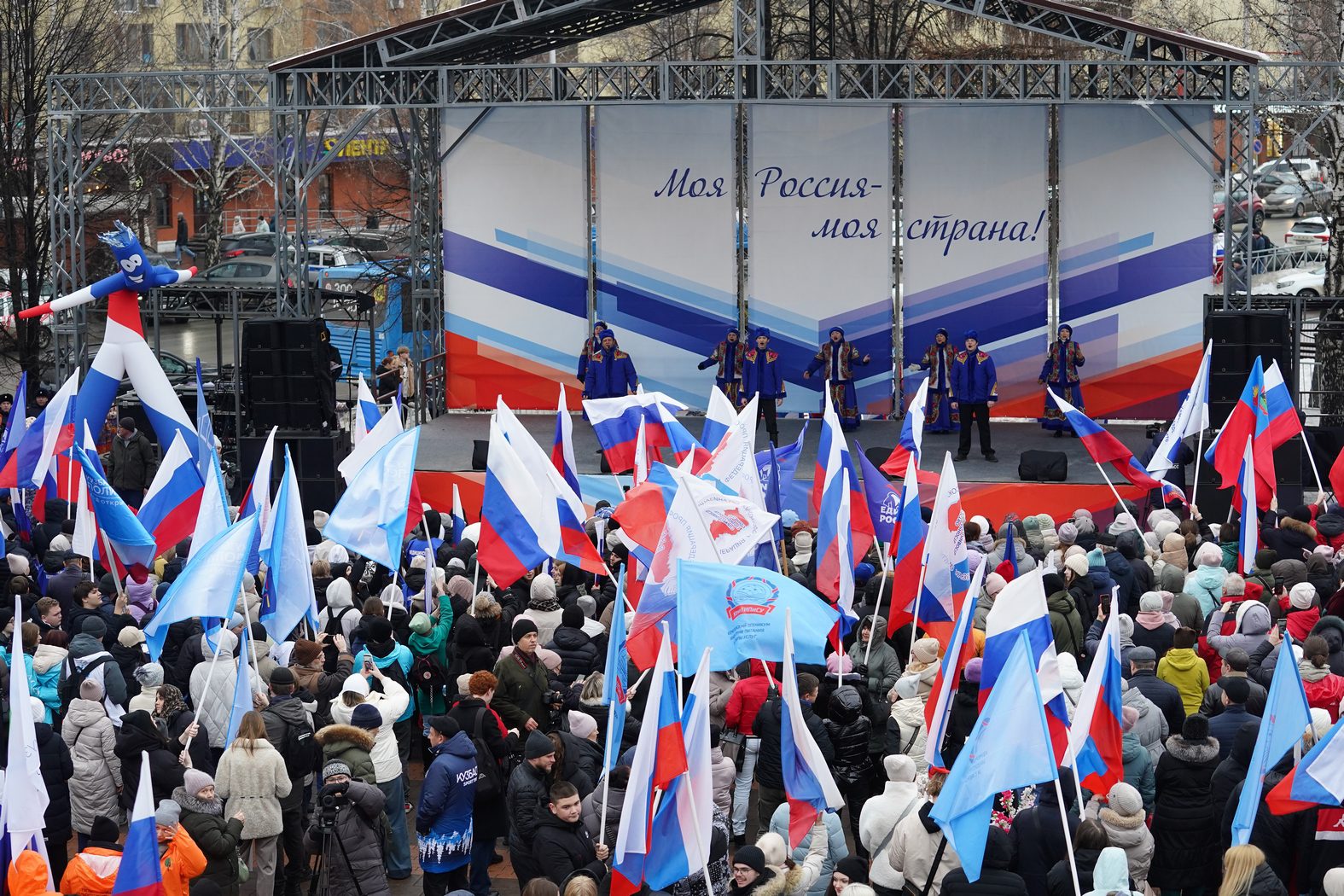 Более 10 тысяч человек приняли участие в митинге-концерте «Крымская весна» в Кемерове