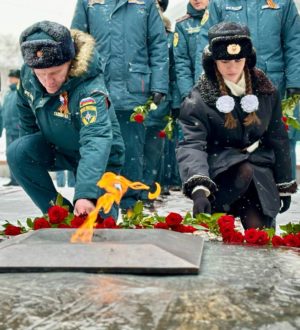 Новокузнецк принял лампаду с частицей Вечного огня в рамках Сибирской эстафеты памяти