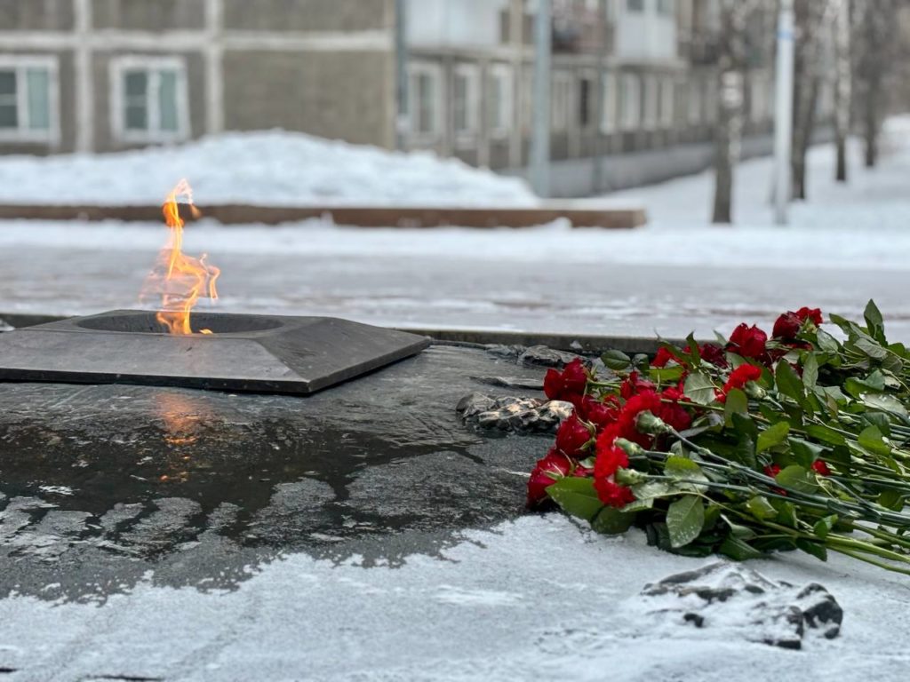 Новокузнецк принял лампаду с частицей Вечного огня в рамках Сибирской эстафеты памяти