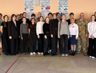 В Березовском ветеран СВО провел Урок мужества для школьников