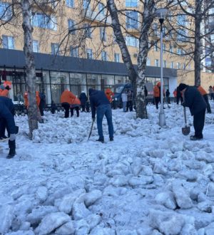 Новокузнечане вышли на первый массовый субботник