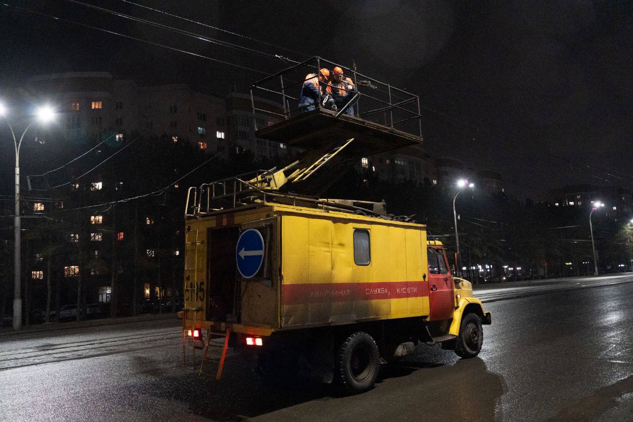 В Кемерове начались работы по переносу пункта энергоподпитки троллейбусов на проспекте Шахтеров