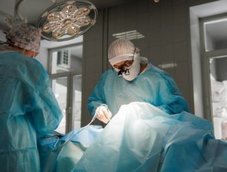 Кузбасские медики спасли пережившего несколько инсультов пациента