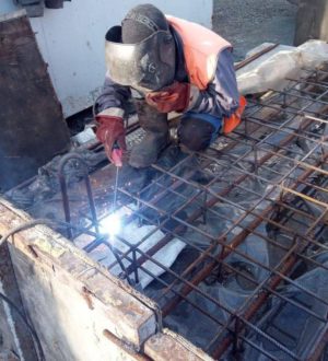 Новый трубопровод прокладывают на улице Инициативной в Кемерове