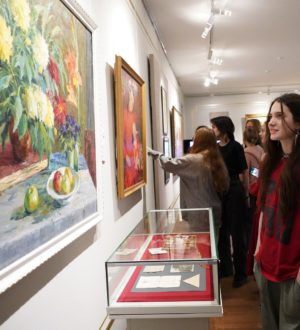 В Музее изобразительных искусств Кузбасса открылась выставка рисунков художников-фронтовиков