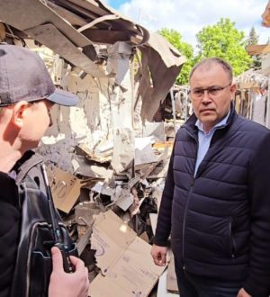 Илья Середюк навестил жителей Горловки, пострадавших в результате обстрела ВСУ