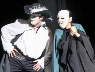 «Маленькие трагедии» на «Больших гастролях»: необычный спектакль в масках покажут кузбассовцам питерские студенты