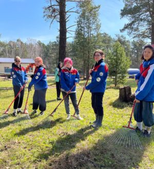 Студотряды Кузбасса организовали масштабные субботники на территории детских лагерей