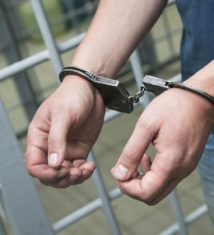 Ножом в спину: кузбассовца обвиняют в покушении на убийство знакомого