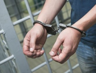 Ножом в спину: кузбассовца обвиняют в покушении на убийство знакомого