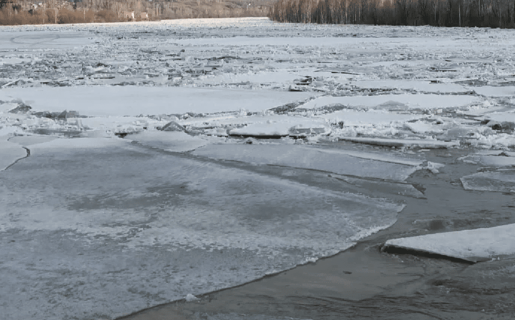 В Междуреченске полностью перекрыли движение по понтонному мосту до Майзаса