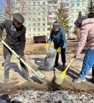 В Новокузнецке продолжают наводить порядок к 9 Мая и приглашают энтузиастов присоединиться