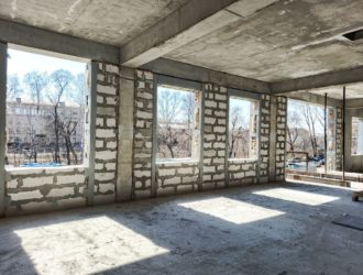Строительство поликлиники №5 в Новокузнецке идет по графику