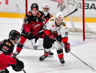 «Кузнецкие Медведи» проиграли «Омским Ястребам» первый матч ¼ финала