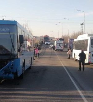 В Мысках в ДТП с автобусом пострадали три человека