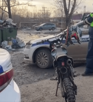 Без прав за рулем: в Новокузнецке поймали 16-тилетнего подростка на питбайке