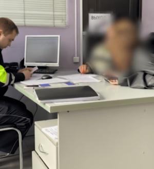 Сама в соцсетях рассказала, что врезалась в машину: в Новокузнецке несовершеннолетнюю самокатчицу привлекли к ответственности