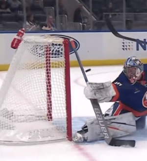 Илья Сорокин не доиграл встречу с “Нэшвиллом” из-за травмы