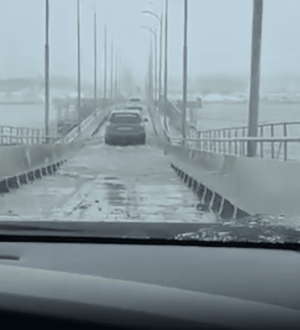 В Юрге ремонтируют затопленный на выходных понтонный мост