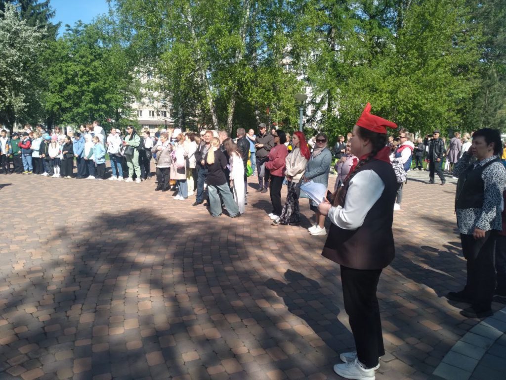 «Всегда будь готов!»: День пионерии отметили в Кемерове уличными гуляниями