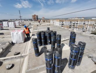 Кровли 72 многоэтажек капитально отремонтируют в Кемерове до зимы