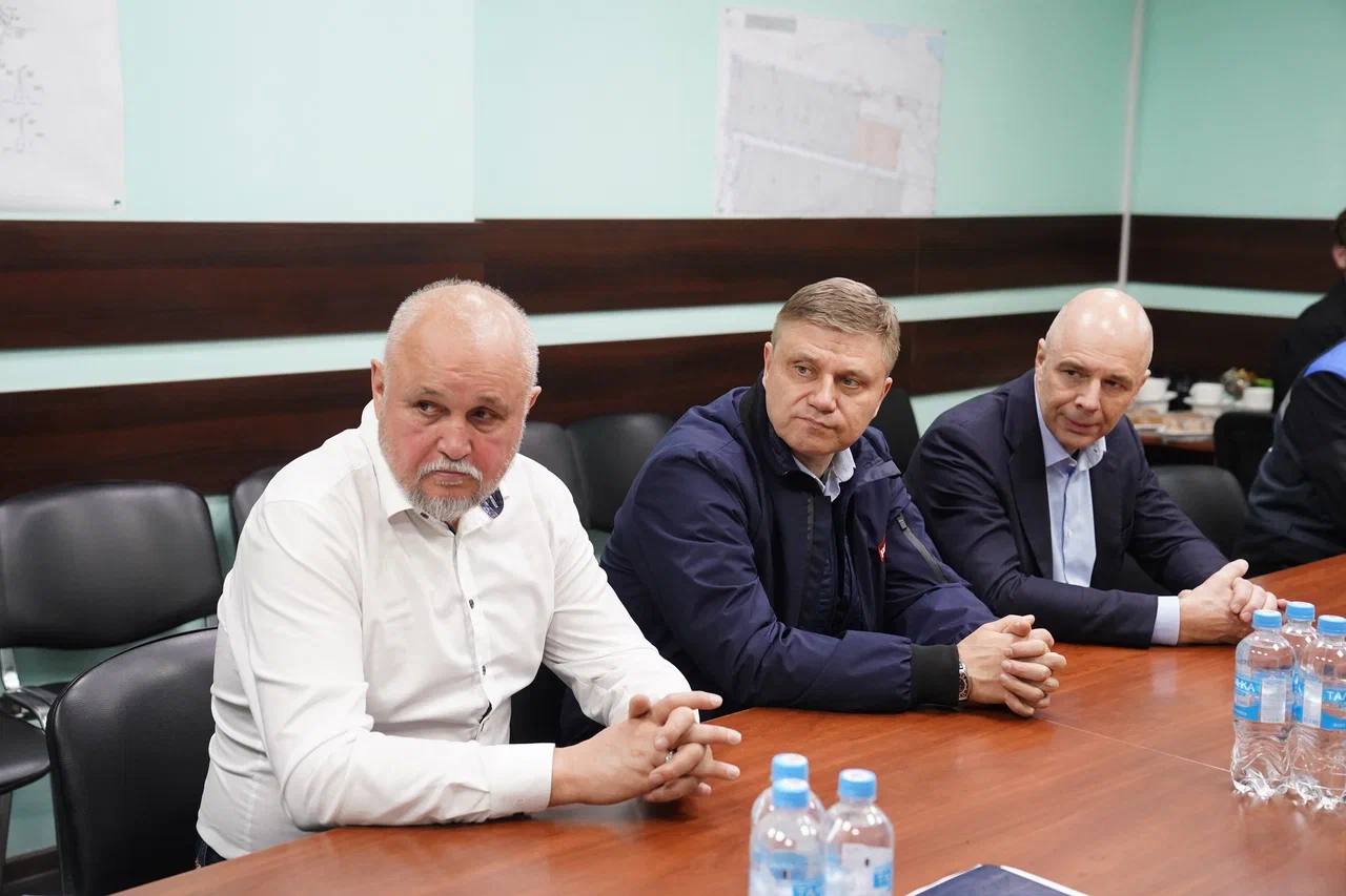 Правительственная делегация прибыла в Кузбасс для обсуждения ситуации в угольной отрасли региона