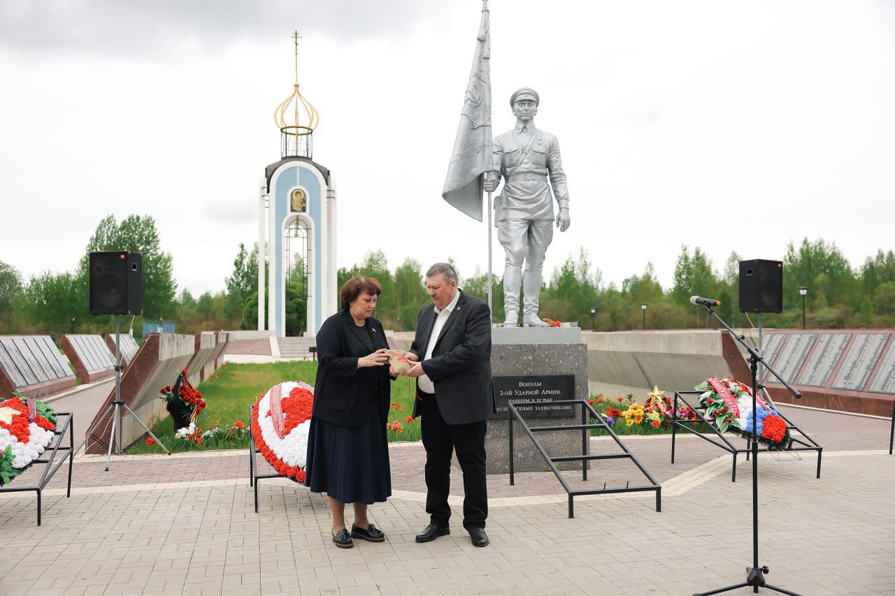 Землю из Новгородской области, где воевали кузбассовцы, привезли в Кемерово
