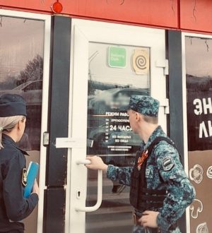 Ларек с опасным фастфудом закрыли на месяц в Кемерове