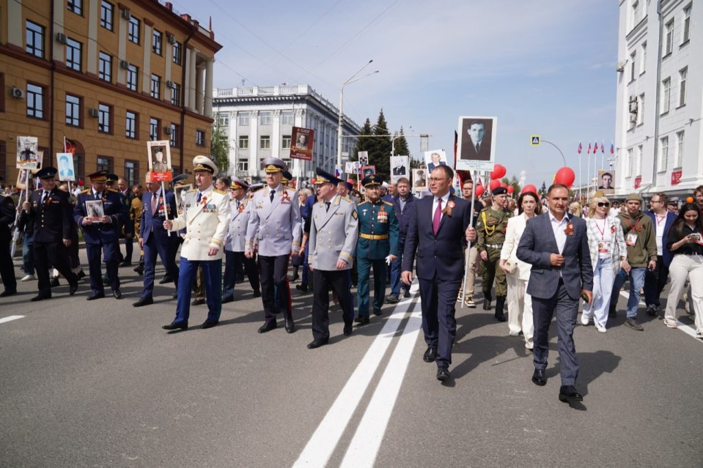 417 тысяч кузбассовцев присоединились к «Бессмертному полку»