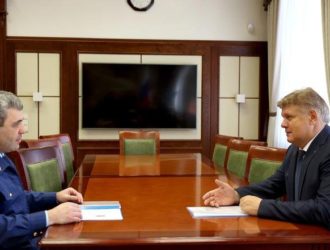 Полпред Анатолий Серышев провел рабочую встречу с прокурором Новосибирской области