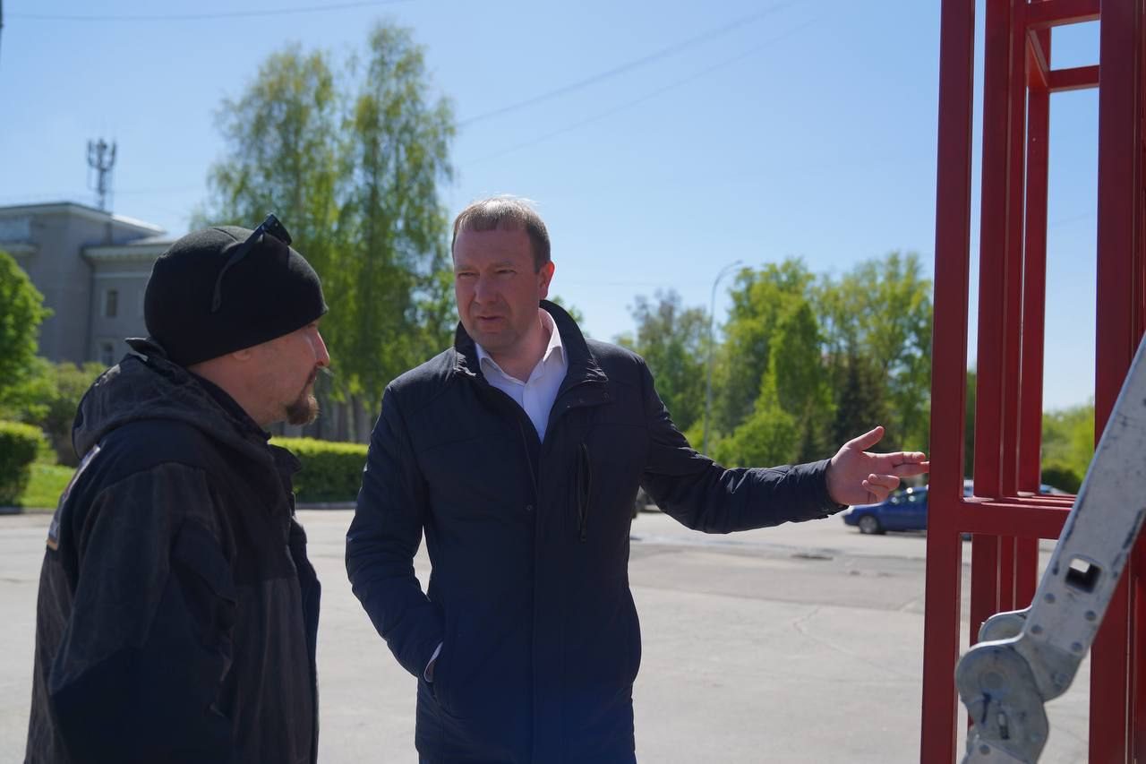 Мэр Кемерова рассказал о ходе ремонта стелы и Доски почеты в Кировском районе
