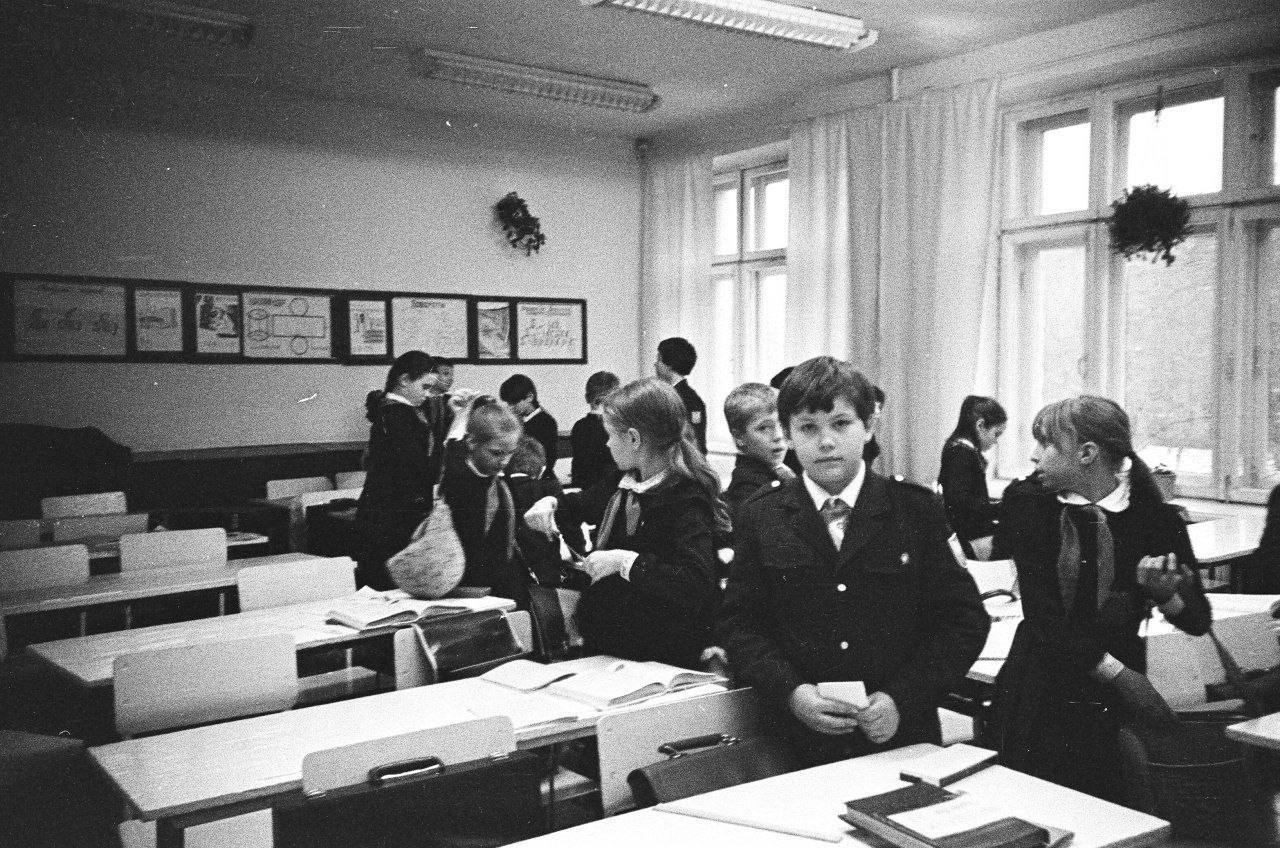 Губернатор Кузбасса поделился фотографиями из пионерского детства