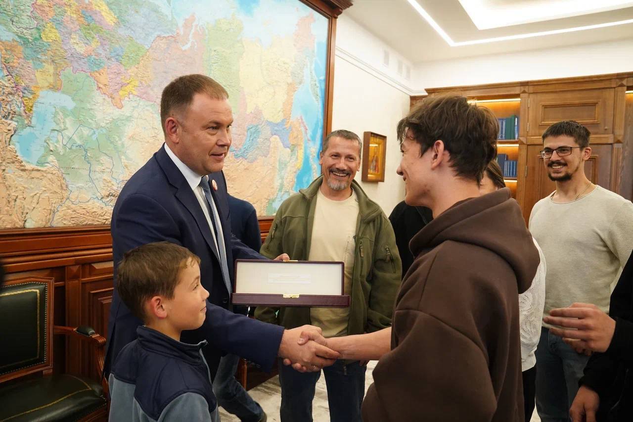 Губернатор Кузбасса пообещал подарить машину многодетной семье из Осинников