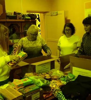 Активисты Калтанского округа собрали гуманитарную помощь для бойцов СВО