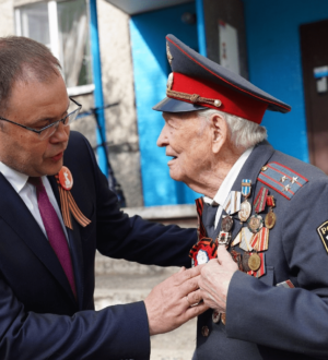 Губернатор Кузбасса поздравил участника Великой Отечественной войны Николая Сячина с Днем Победы