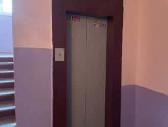 Илья Середюк озвучил, сколько лифтов заменят в Кузбассе в этом году