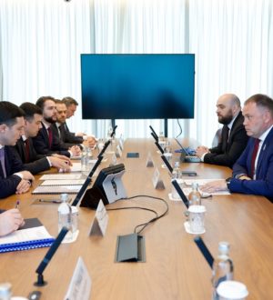 Илья Середюк пригласил министра промышленности и торговли РФ в Кузбасс